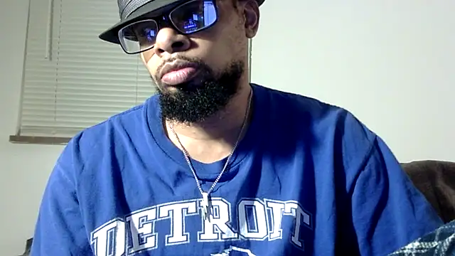 Snapshot of WhiskeyWood_DuhGOD chatting on 10/15/25, 01:28 WhiskeyWood DuhGOD online show from 10/15/25, 01:28