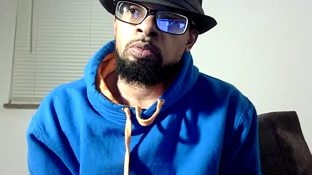 Snapshot of WhiskeyWood_DuhGOD chatting on 10/25/25, 01:24 WhiskeyWood DuhGOD online show from 10/25/25, 01:24