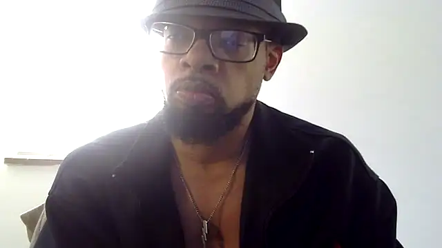 Snapshot of WhiskeyWood_DuhGOD chatting on 10/28/25, 04:53 WhiskeyWood DuhGOD online show from 10/28/25, 04:53