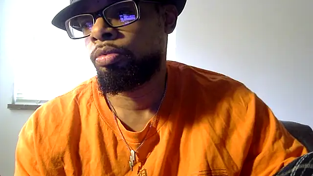 Snapshot of WhiskeyWood_DuhGOD chatting on 11/05/25, 05:35 WhiskeyWood DuhGOD online show from 11/05/25, 05:35