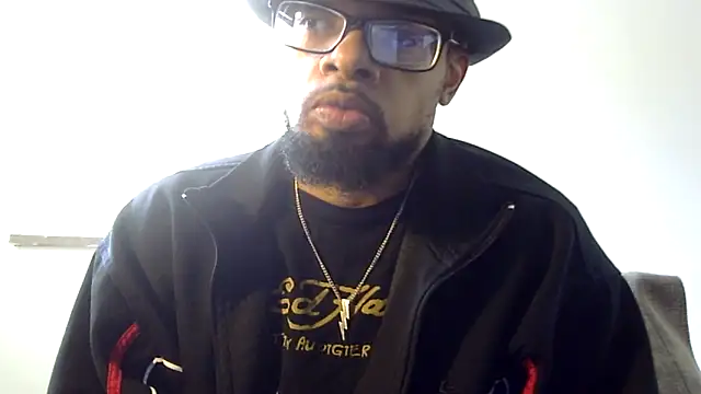 Snapshot of WhiskeyWood_DuhGOD chatting on 11/12/25, 05:13 WhiskeyWood DuhGOD online show from 11/12/25, 05:13