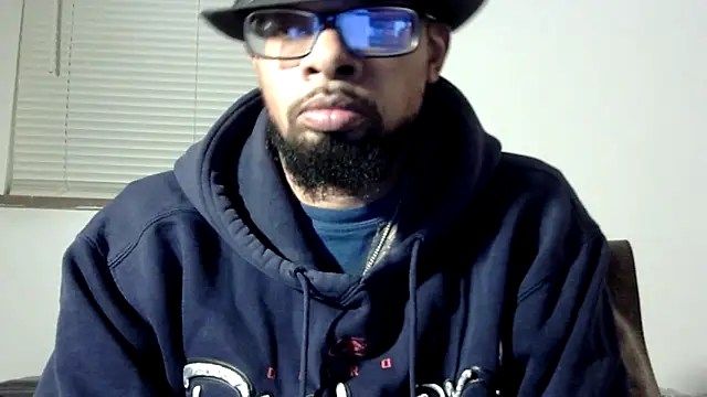 Snapshot of WhiskeyWood_DuhGOD chatting on 11/17/25, 02:28 WhiskeyWood DuhGOD online show from 11/17/25, 02:28