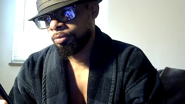 Snapshot of WhiskeyWood_DuhGOD chatting on 11/25/25, 05:24 WhiskeyWood DuhGOD online show from 11/25/25, 05:24