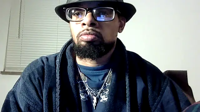 Snapshot of WhiskeyWood_DuhGOD chatting on 11/29/25, 02:14 WhiskeyWood DuhGOD online show from 11/29/25, 02:14