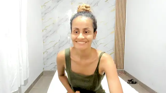 Snapshot of coralcarter1 chatting on 02/08/26, 02:26 coralcarter1 online show from 02/08/26, 02:26