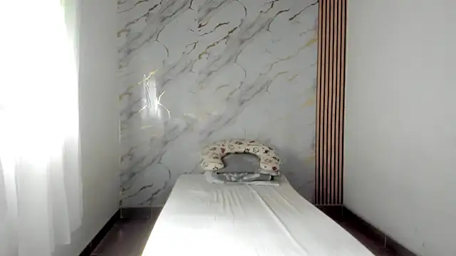 Snapshot of coralcarter1 chatting on 02/15/26, 04:14 coralcarter1 online show from 02/15/26, 04:14