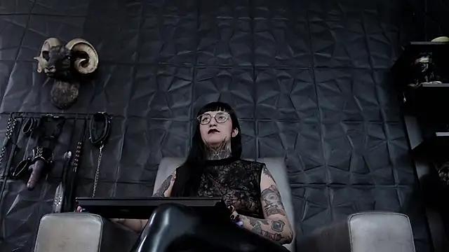 Agata Darkness online show from 12/21/25, 08:49