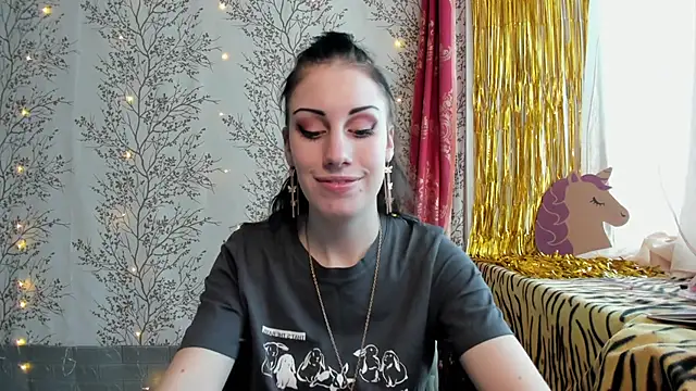 Snapshot of Mary0Lou chatting on 01/15/25, 04:47 Mary0Lou online show from 01/15/25, 04:47