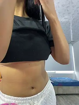 Snapshot of SOPHIACANDY19_ chatting on 03/29/26, 10:32 SOPHIACANDY19 online show from 03/29/26, 10:32