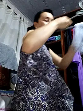 Samantha Sullivan  online show from 09/13/25, 03:39