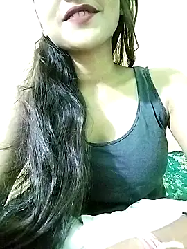 Snapshot of MISSQUEEN48 chatting on 03/10/25, 03:41 MISSQUEEN48 online show from 03/10/25, 03:41