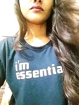 Snapshot of MISSQUEEN48 chatting on 03/08/26, 05:22 MISSQUEEN48 online show from 03/08/26, 05:22