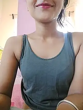Snapshot of MISSQUEEN48 chatting on 05/26/26, 07:04 MISSQUEEN48 online show from 05/26/26, 07:04