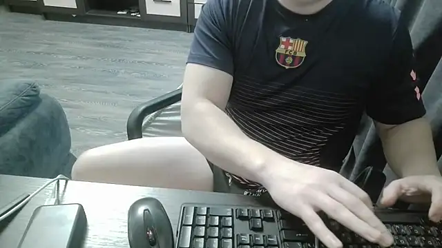 Snapshot of gamblingbum chatting on 03/01/26, 01:02 gamblingbum online show from 03/01/26, 01:02