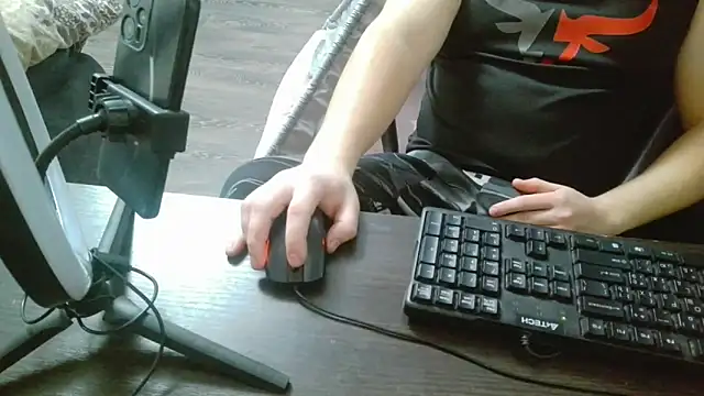 Snapshot of gamblingbum chatting on 03/06/26, 03:19 gamblingbum online show from 03/06/26, 03:19