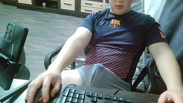 Snapshot of gamblingbum chatting on 03/17/26, 04:32 gamblingbum online show from 03/17/26, 04:32