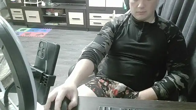 Snapshot of gamblingbum chatting on 04/01/26, 02:14 gamblingbum online show from 04/01/26, 02:14