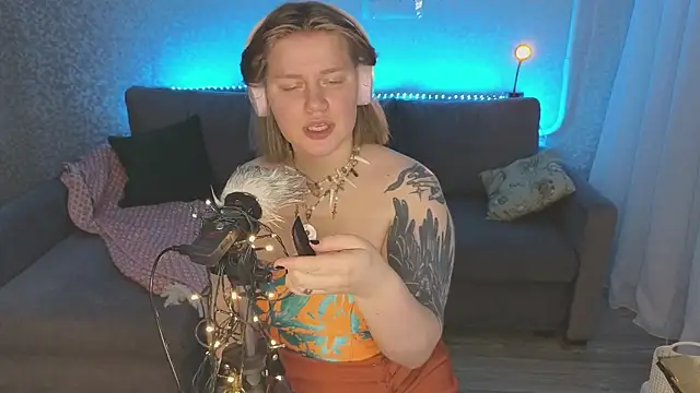 Kira Citro online show from 01/17/25, 08:11