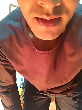 Snapshot of Wild-Honey chatting on 12/20/24, 02:30 Wild-Honey online show from 12/20/24, 02:30