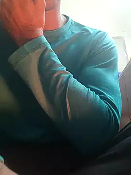 Snapshot of Wild-Honey chatting on 12/26/24, 08:07 Wild-Honey online show from 12/26/24, 08:07