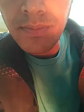 Snapshot of Wild-Honey chatting on 12/29/24, 04:48 Wild-Honey online show from 12/29/24, 04:48