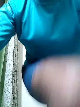 Snapshot of Wild-Honey chatting on 02/28/25, 03:48 Wild-Honey online show from 02/28/25, 03:48