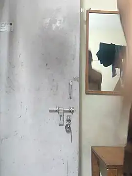 Snapshot of Wild-Honey chatting on 09/27/25, 02:55 Wild-Honey online show from 09/27/25, 02:55