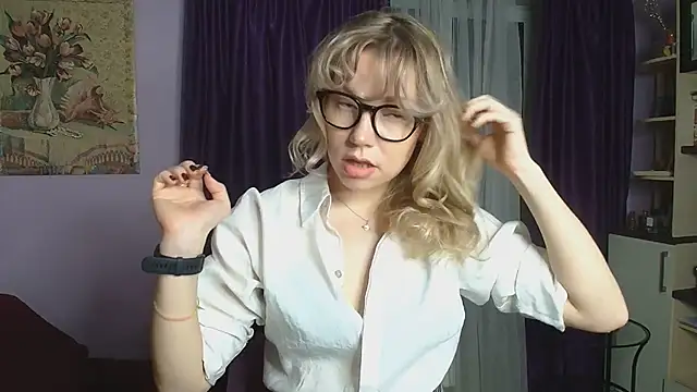 Snapshot of TaylorBre chatting on 12/21/24, 01:32 TaylorBre online show from 12/21/24, 01:32