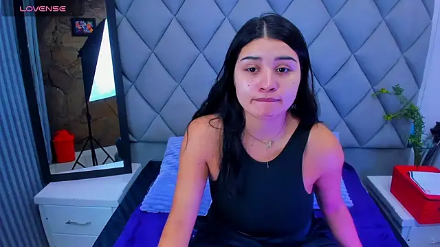 venusowen  online show from 11/04/25, 01:43