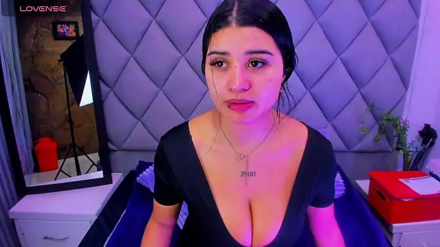 venusowen  online show from 11/05/25, 01:22