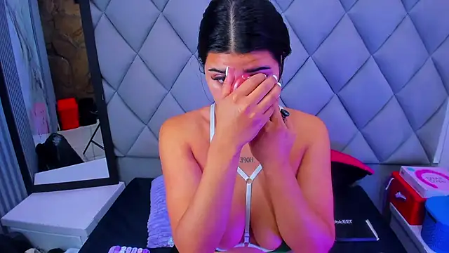 venusowen  online show from 12/21/25, 11:50