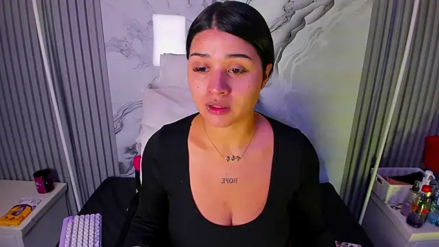 Snapshot of venusowen_ chatting on 05/11/26, 01:17 venusowen online show from 05/11/26, 01:17