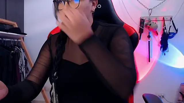 LilithSharon online show from 10/16/25, 05:03