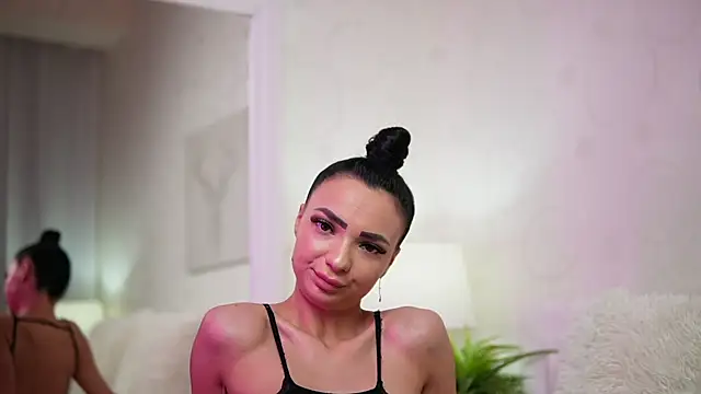 MaraJolie online show from 01/28/25, 03:47