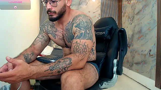 Snapshot of hanz_col chatting on 02/01/25, 12:29 hanz col online show from 02/01/25, 12:29