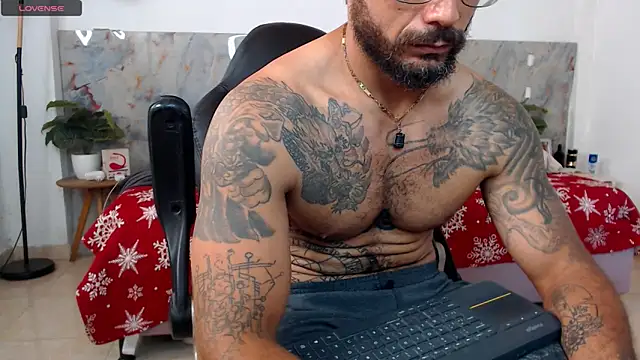 Snapshot of hanz_col chatting on 06/18/26, 04:00 hanz col online show from 06/18/26, 04:00