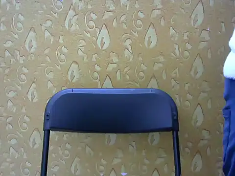 Snapshot of l_l_ish chatting on 02/18/25, 05:09 l l ish online show from 02/18/25, 05:09