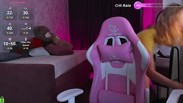 Kira yoon online show from 10/10/25, 12:53