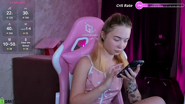 Kira yoon online show from 10/18/25, 12:35