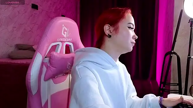 Kira yoon online show from 12/03/25, 12:40