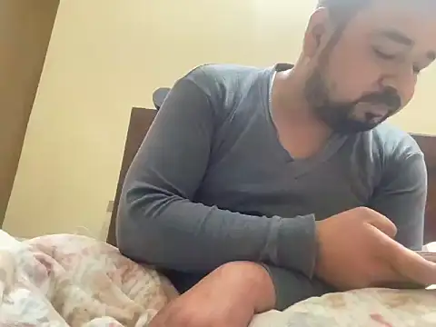 Snapshot of coolboy6566 chatting on 01/17/26, 03:33 coolboy6566 online show from 01/17/26, 03:33