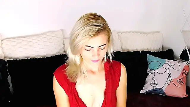 Snapshot of Aly_girl1 chatting on 11/11/25, 02:17 Aly girl1 online show from 11/11/25, 02:17