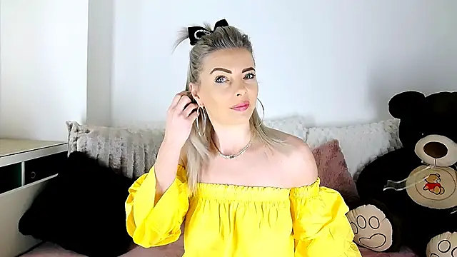 Snapshot of Aly_girl1 chatting on 03/24/26, 10:31 Aly girl1 online show from 03/24/26, 10:31