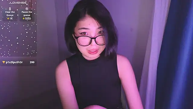 Snapshot of emili_blanc chatting on 01/17/25, 11:49 emili blanc online show from 01/17/25, 11:49