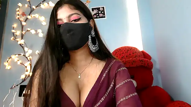 Snapshot of Reena_Singh53 chatting on 09/21/25, 01:57 Reena Singh53 online show from 09/21/25, 01:57