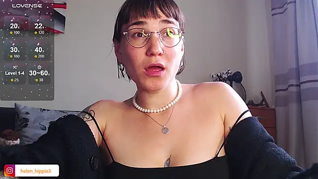 Snapshot of FoxRineHelen chatting on 09/11/25, 04:07 FoxRineHelen online show from 09/11/25, 04:07