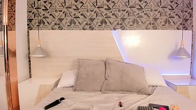 Snapshot of IvannaAnggel chatting on 02/18/25, 03:21 IvannaAnggel online show from 02/18/25, 03:21