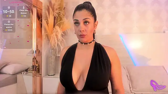 Snapshot of IvannaAnggel chatting on 10/16/25, 02:07 IvannaAnggel online show from 10/16/25, 02:07