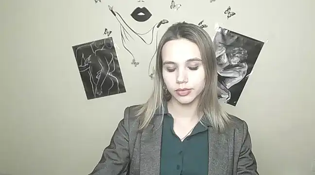 Snapshot of _StAcY chatting on 12/23/24, 04:28  StAcY online show from 12/23/24, 04:28