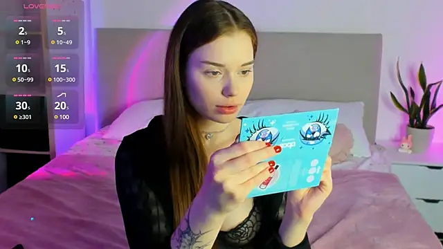 Snapshot of Lisa_Moones chatting on 03/14/25, 02:19 Lisa Moones online show from 03/14/25, 02:19